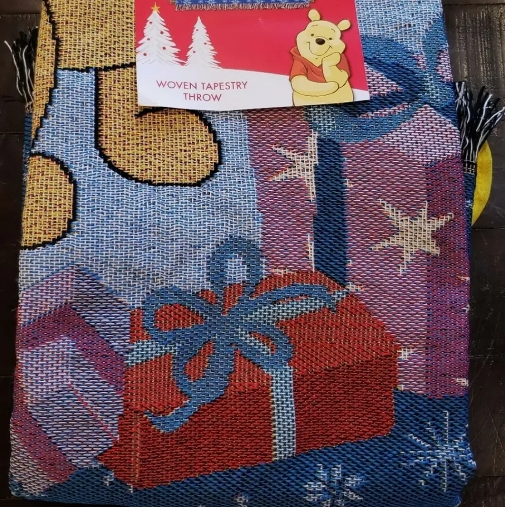 NWT Disney Winnie The Pooh Piglet Christmas Holiday Tapestry Throw